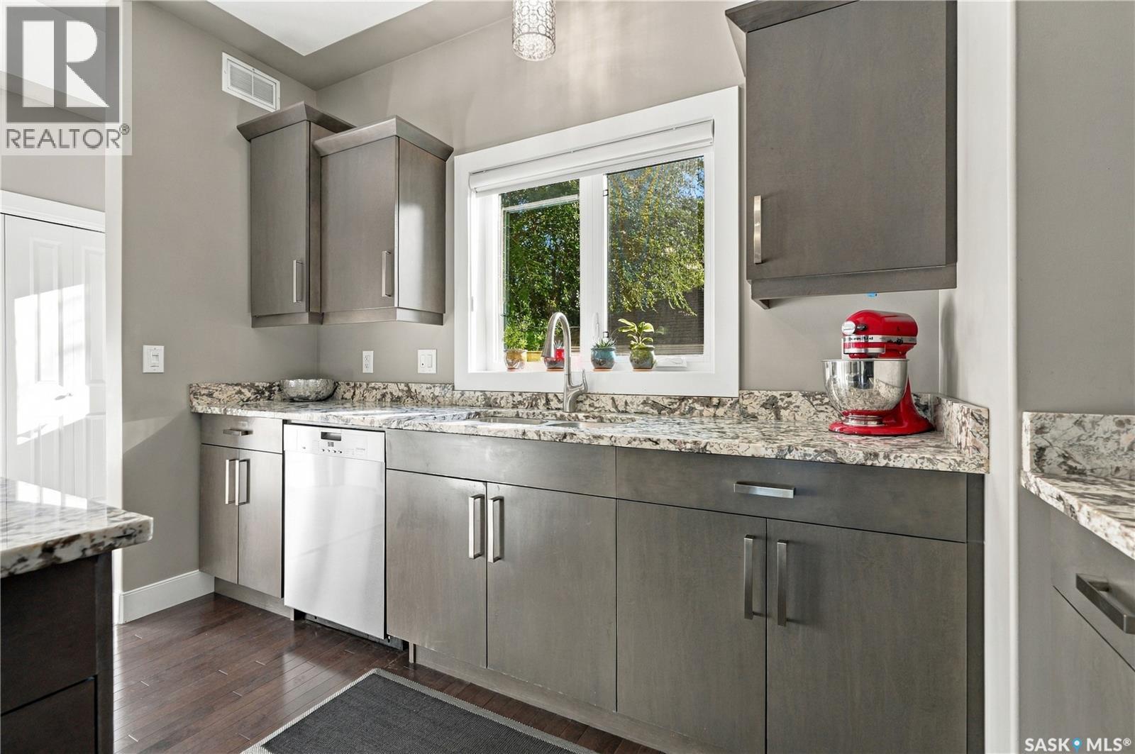 1413 Cairns AVENUE - Image 14