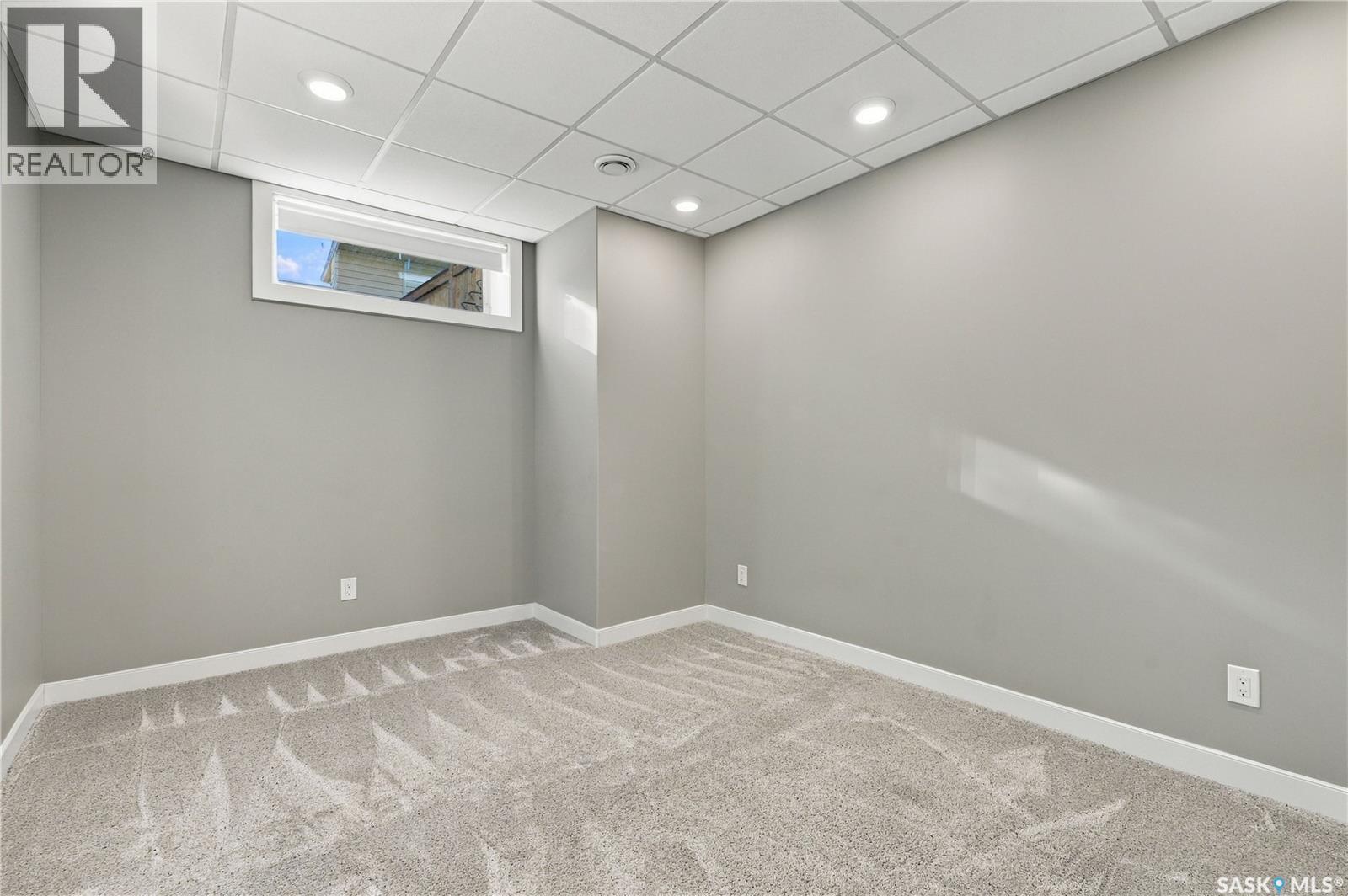 1413 Cairns AVENUE - 58