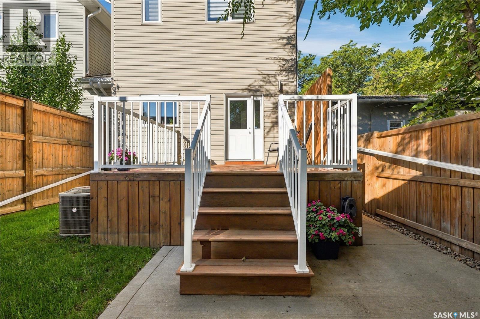 1413 Cairns AVENUE - 68