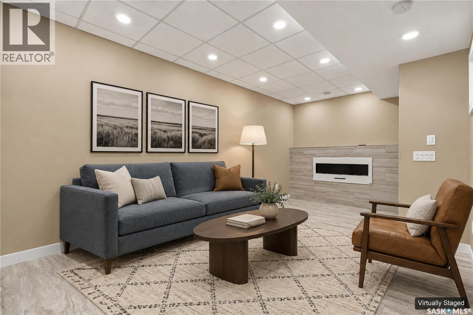 1413 Cairns AVENUE - 52