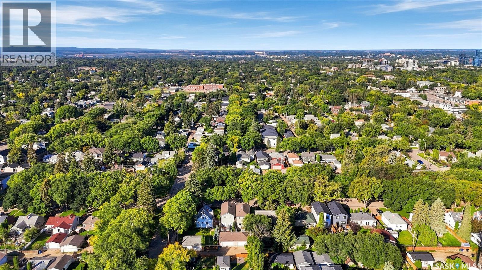 1413 Cairns AVENUE - 77
