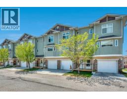 318 Strathcona Circle - photo 1