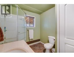 716 Lynnwood Crescent, Castlegar, BC V1N1E2 Photo 27