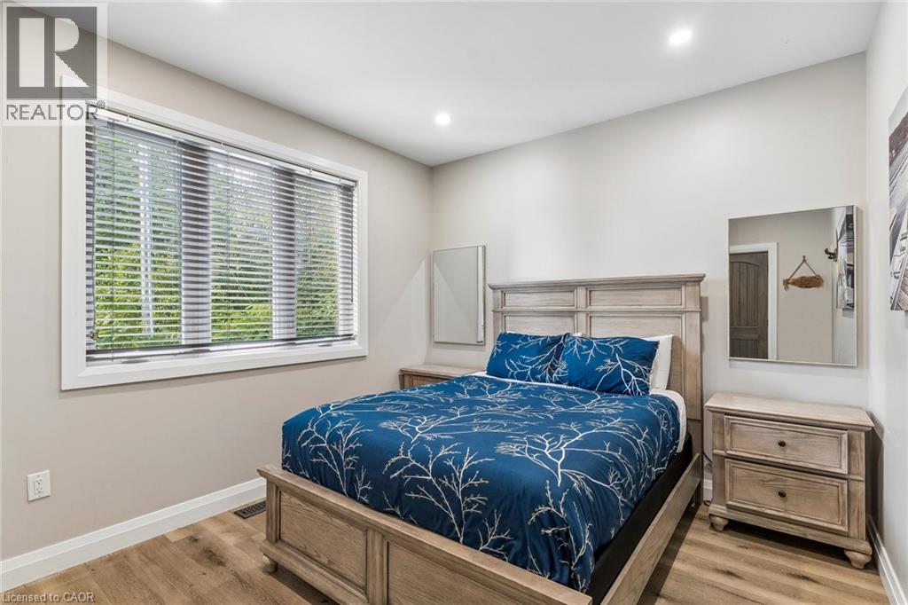 527 PINE POINT Lane - Image 26