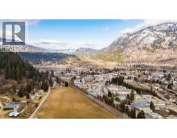 716 Lynnwood Crescent, Castlegar, BC V1N1E2 Photo 43
