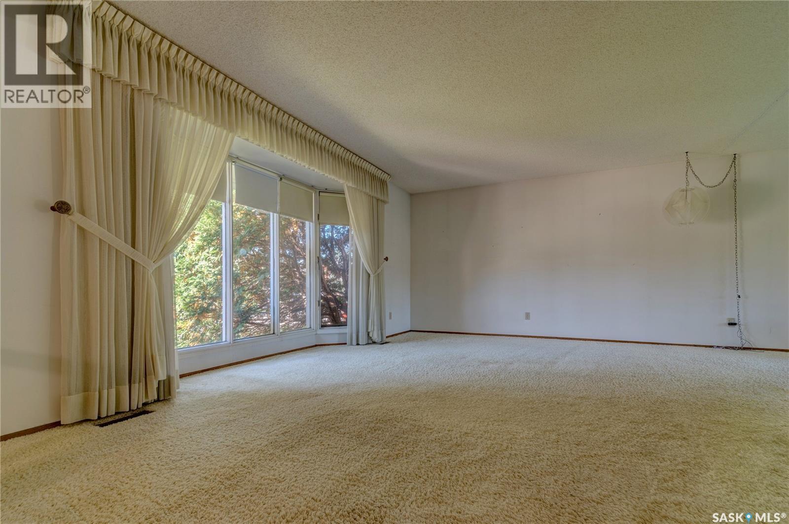 4827 McTavish STREET, Regina — photo 7