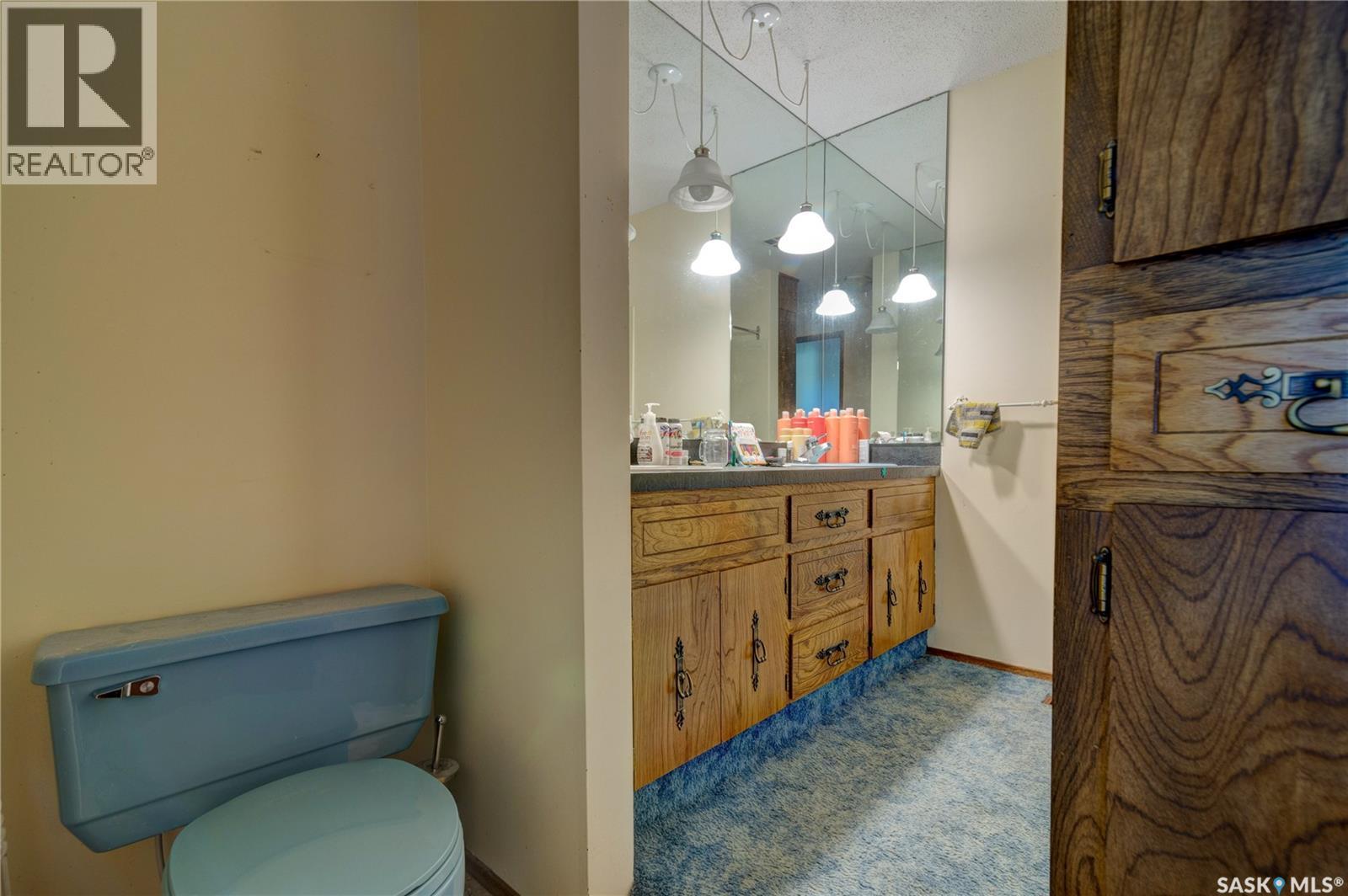 4827 McTavish STREET - 39