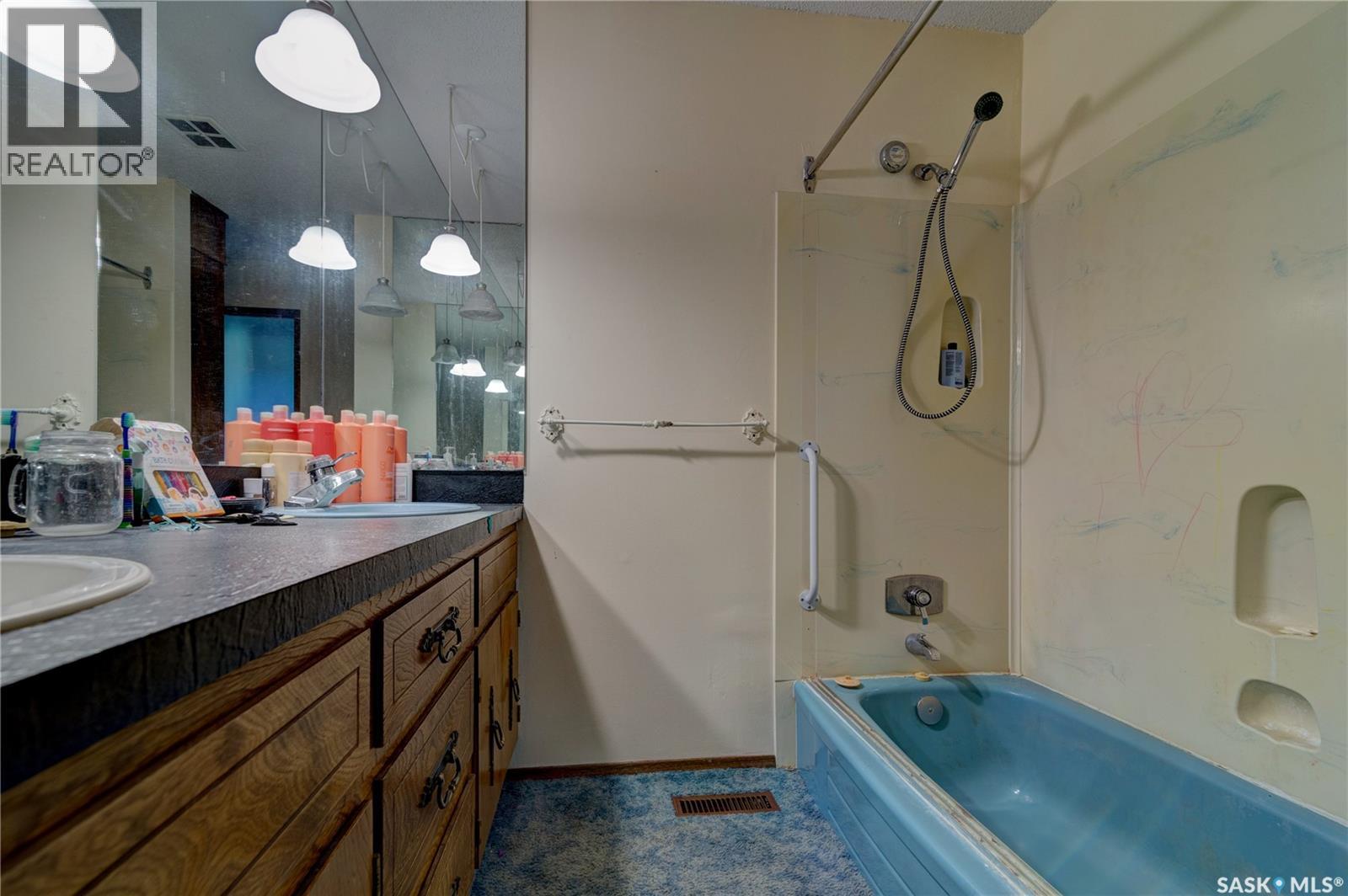 4827 McTavish STREET - Image 38