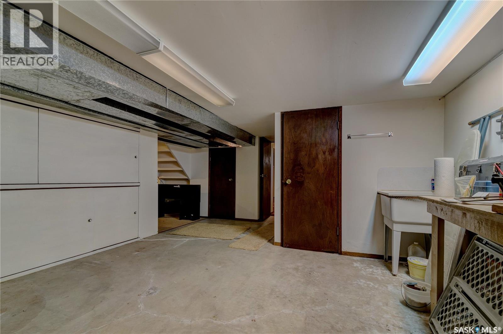 4827 McTavish STREET - Image 40