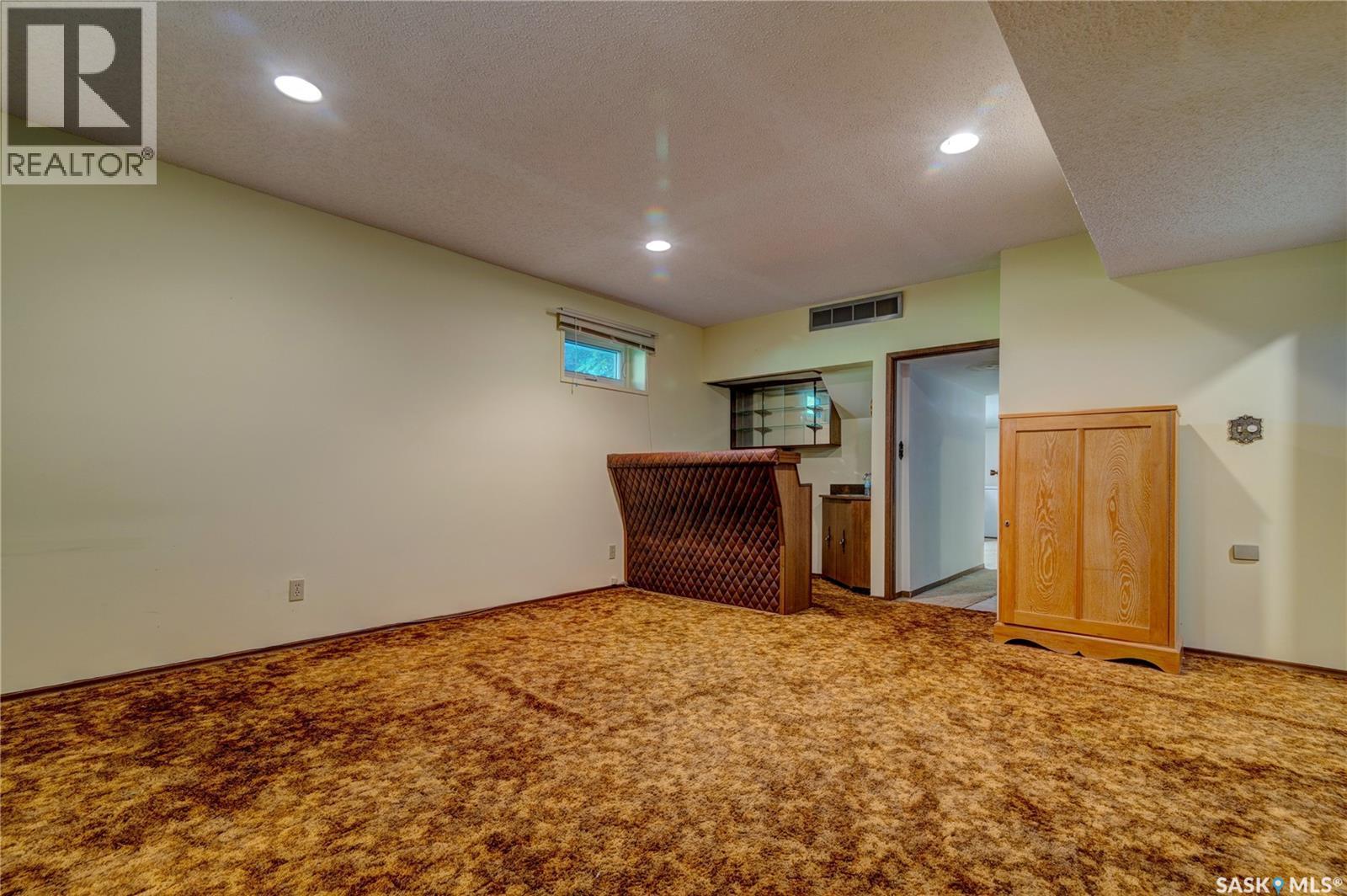4827 McTavish STREET - 44