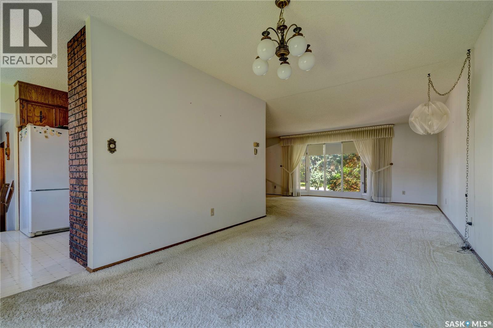 4827 McTavish STREET - 49