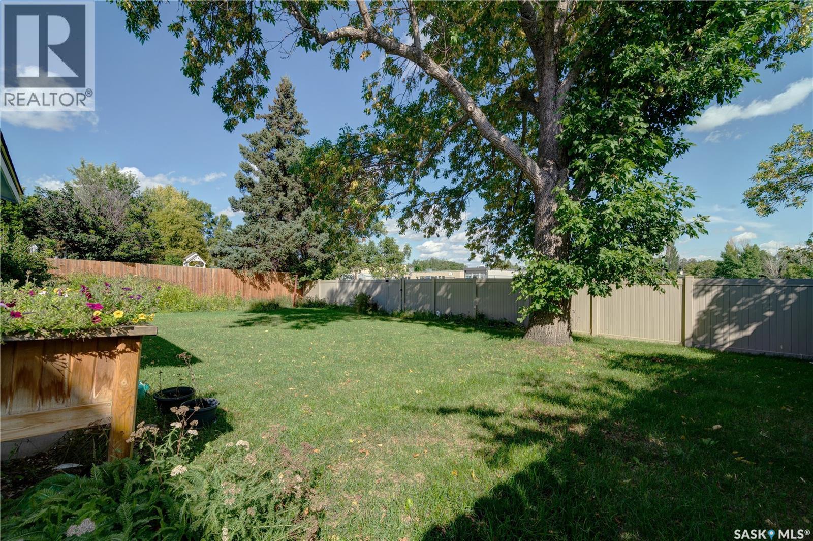 4827 McTavish STREET - 61
