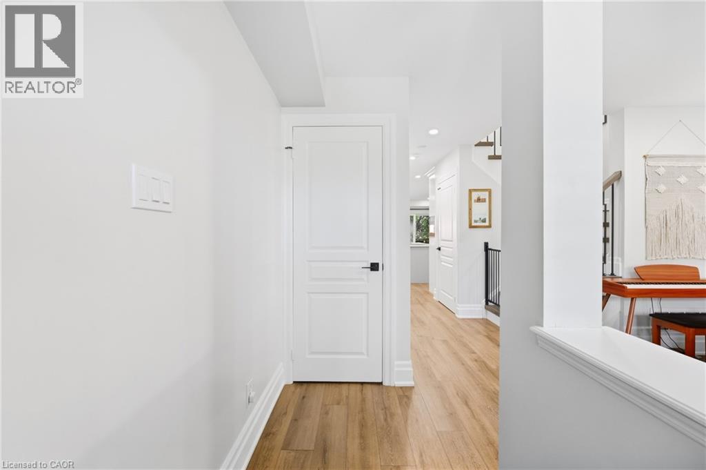 2409 POSTMASTER Drive, Oakville — photo 8