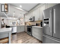 Primary Bedroom - 109, 355 Nolancrest Heights Nw, Calgary, AB T3R0Z9 Photo 9
