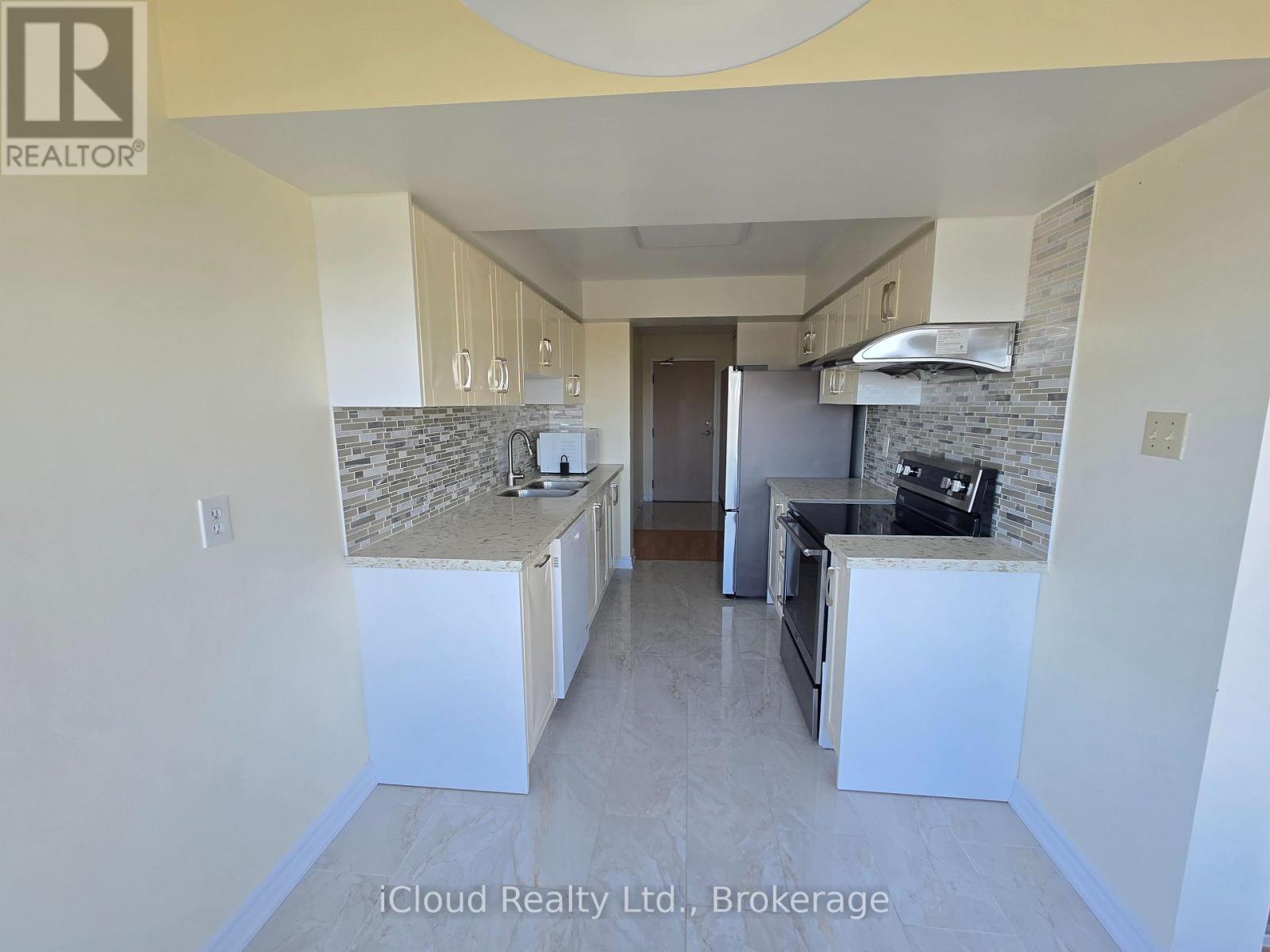 Photo of 1407 - 700 CONSTELLATION DRIVE