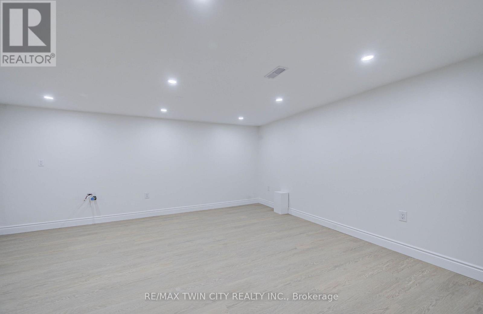 210 FERGUSON AVENUE - Image 27