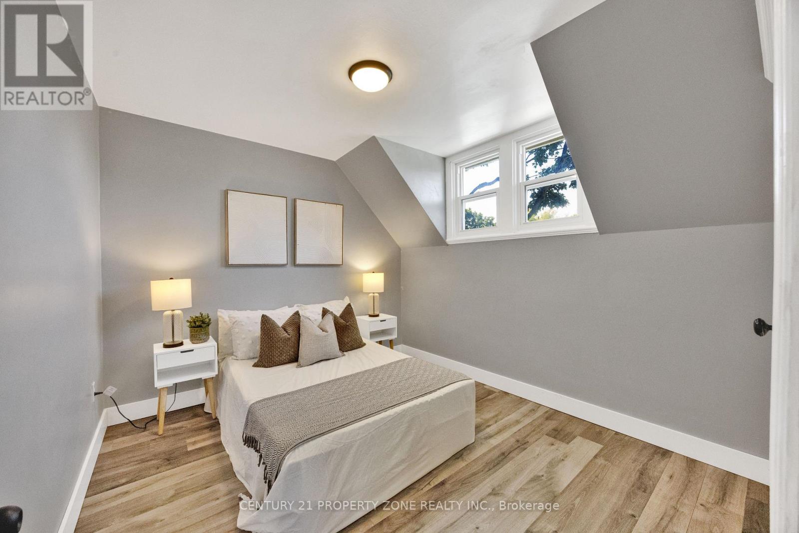 657 PICCADILLY STREET - 24