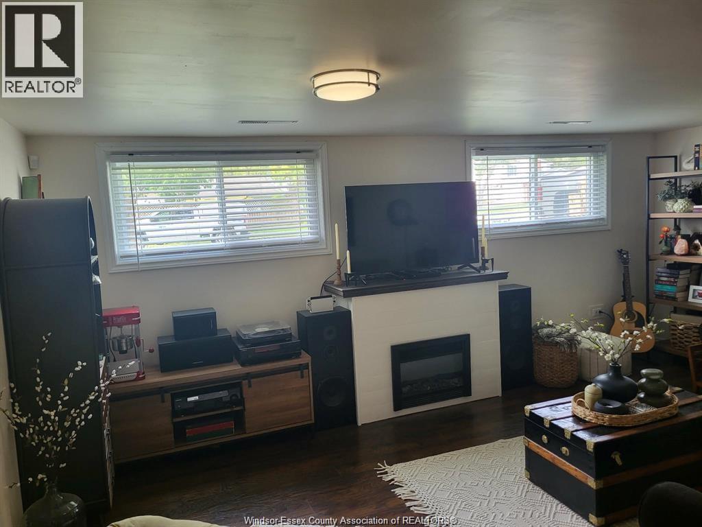 1570 STRATFORD COURT - 32