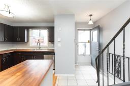 Laundry room - 87 Gables Court, Winnipeg, MB R2C4H2 Photo 7