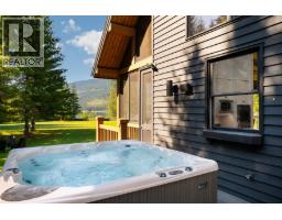 4785 Airport Way, Revelstoke, BC V0E2S3 Photo 38