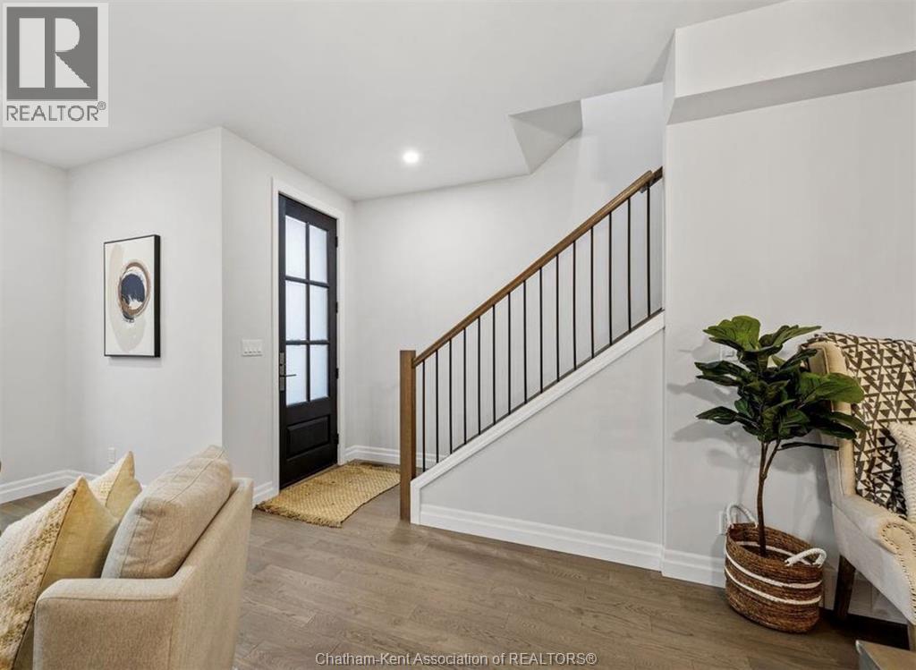 866 Park Avenue West — photo 14