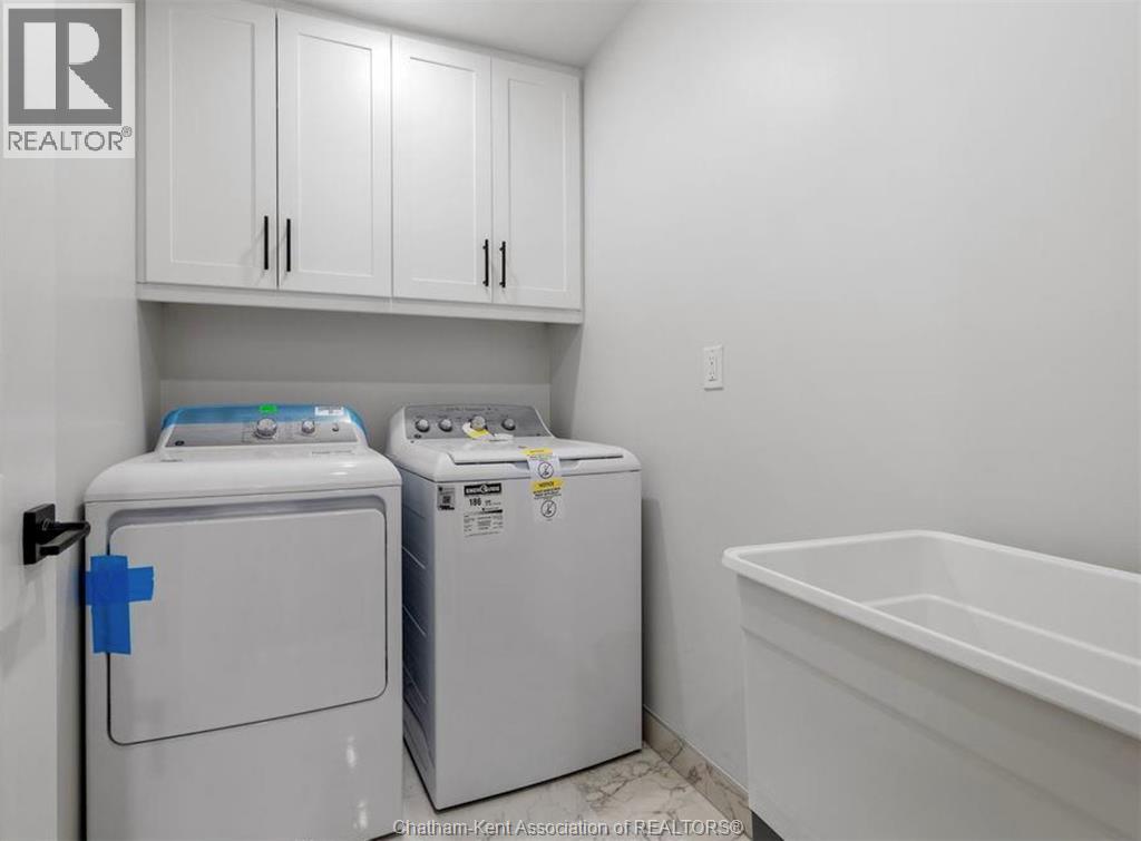 866 Park Avenue West — photo 17