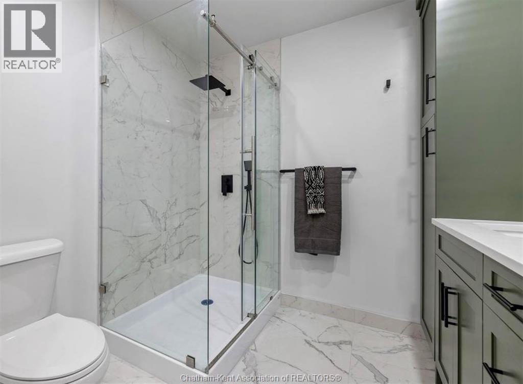866 Park Avenue West — photo 20