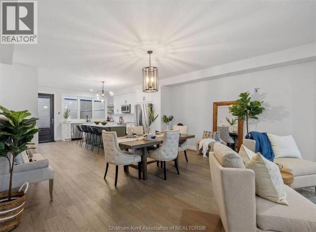 866 Park AVENUE West, Chatham — photo 9