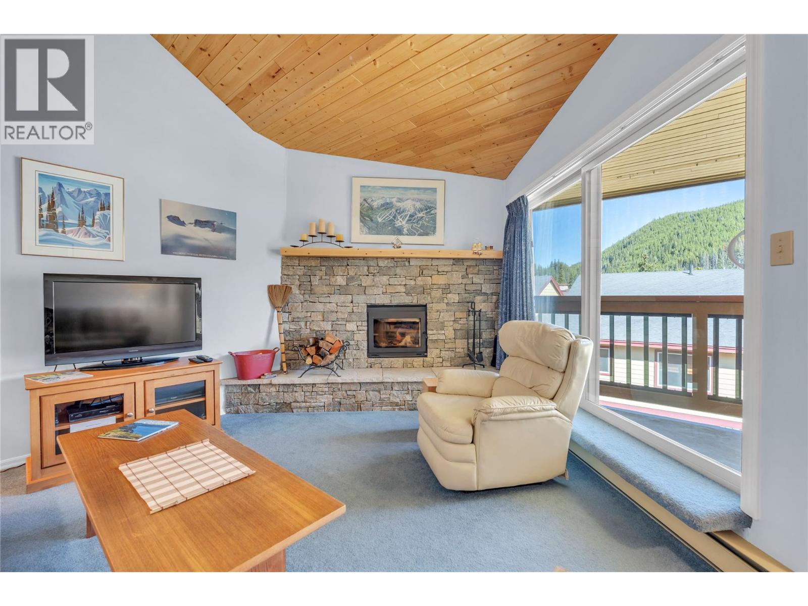 #318 330 Strayhorse Road - 13