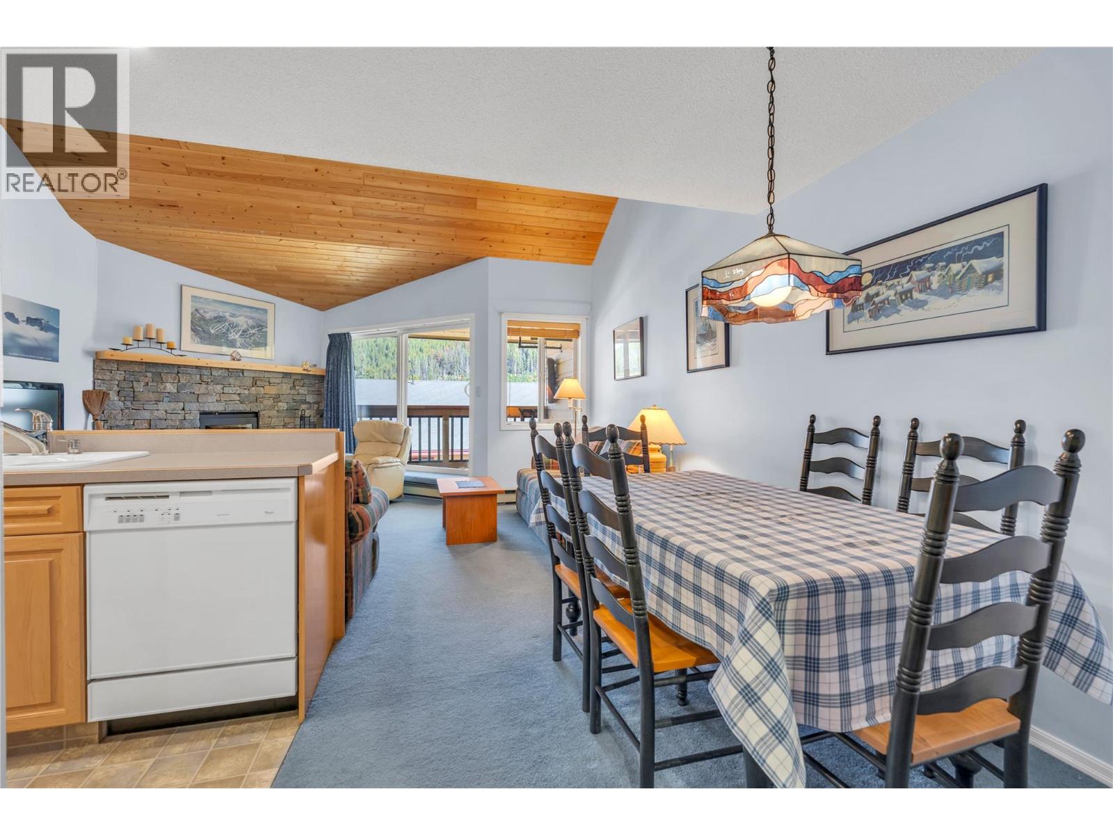 #318 330 Strayhorse Road - 4