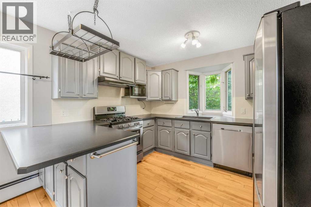 2404 Sovereign Crescent SW - photo 22