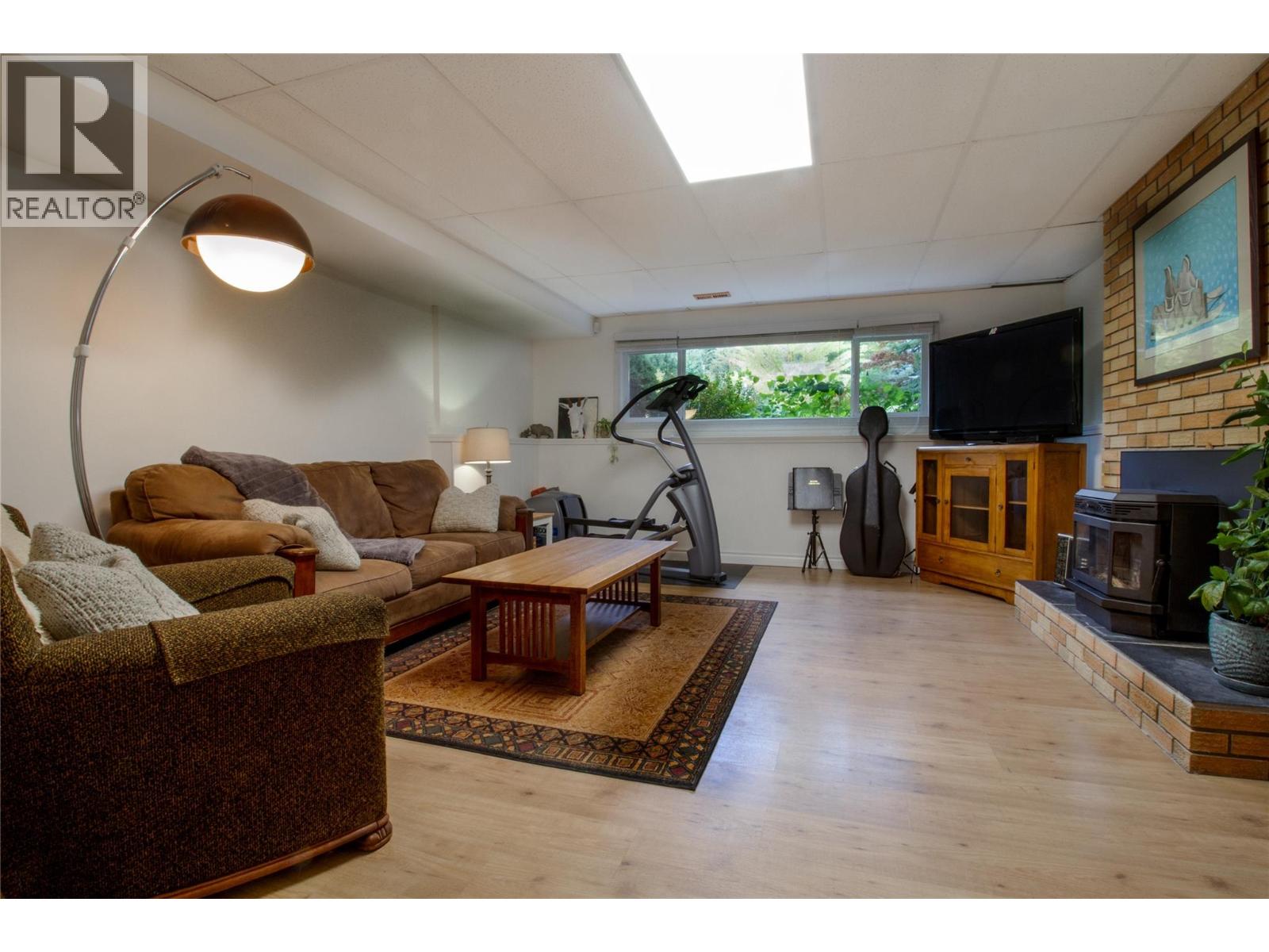 1621 Birch Drive - Image 22