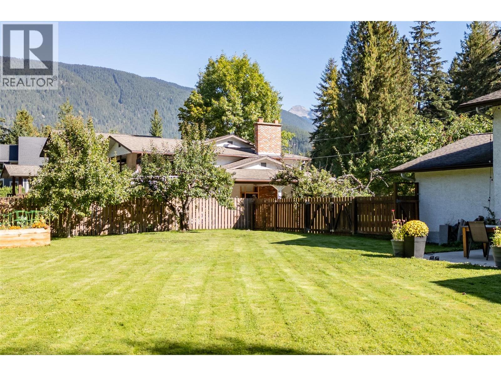 1621 Birch Drive - Image 33