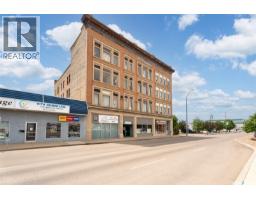 117-123 High Street W, Moose Jaw, SK S6H1S5 Photo 6