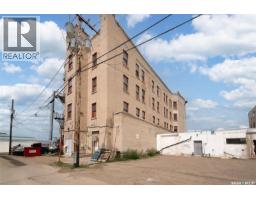 117-123 High Street W, Moose Jaw, SK S6H1S5 Photo 9