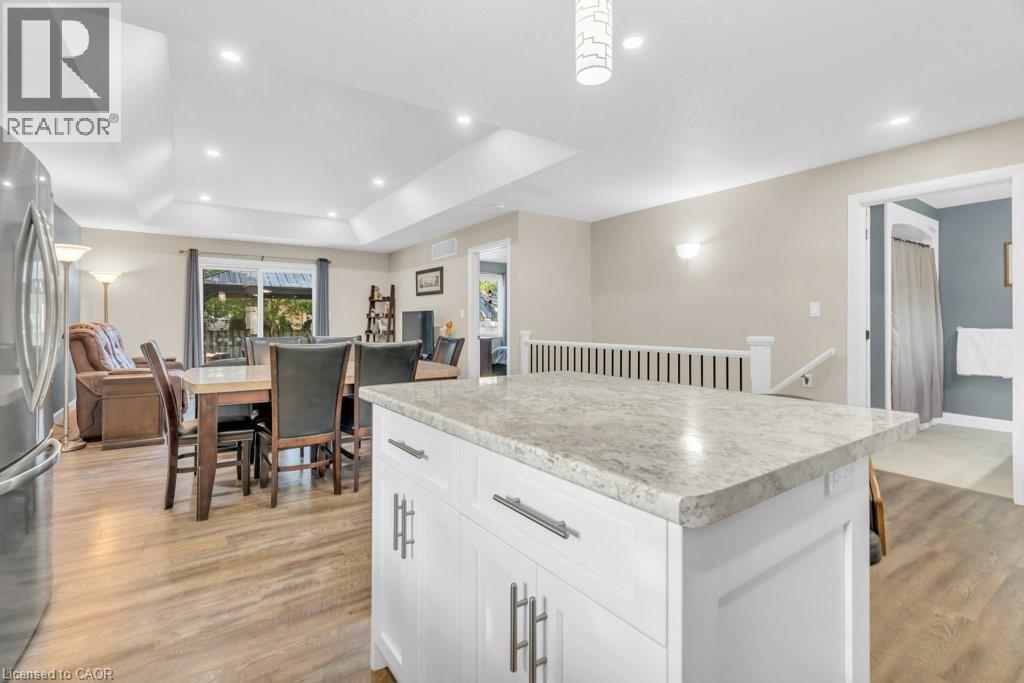 420 Victoria Street — photo 26