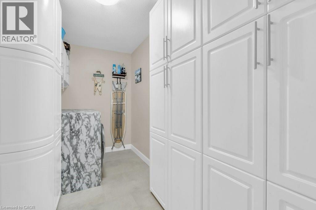 420 Victoria Street — photo 33