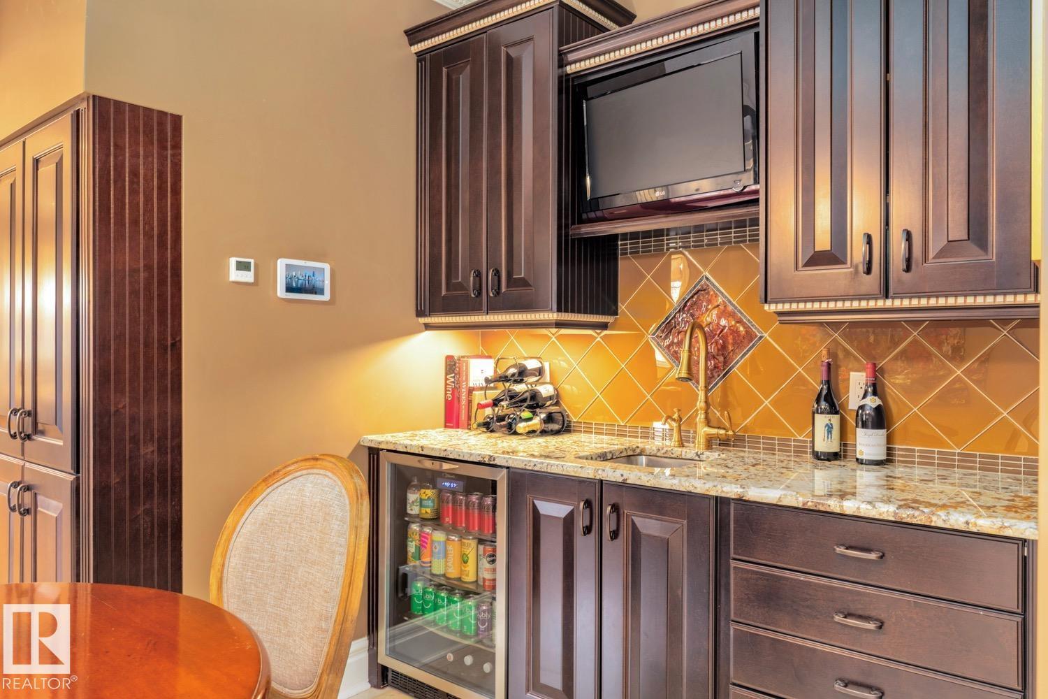 6306 111 AV NW - 27