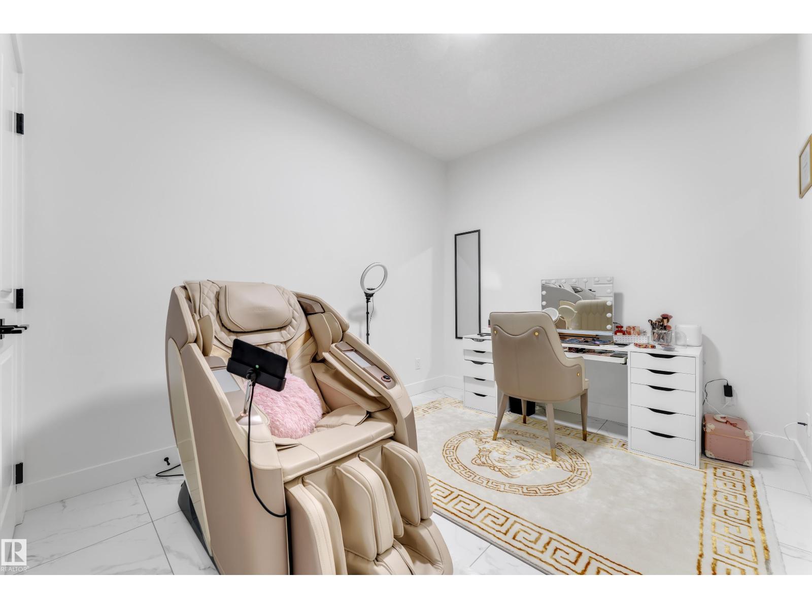 6502 42 ave - 10