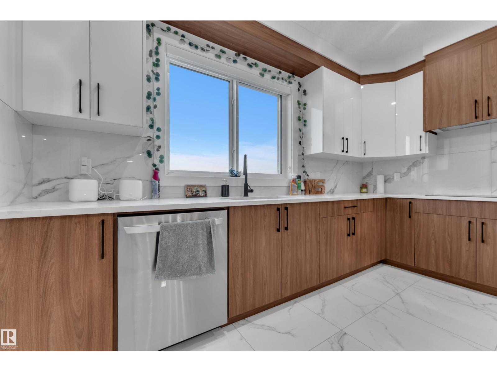 6502 42 ave - 21