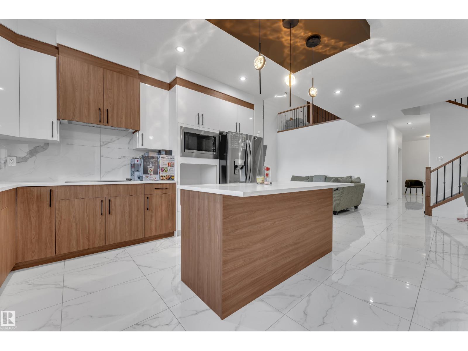 6502 42 ave - 22