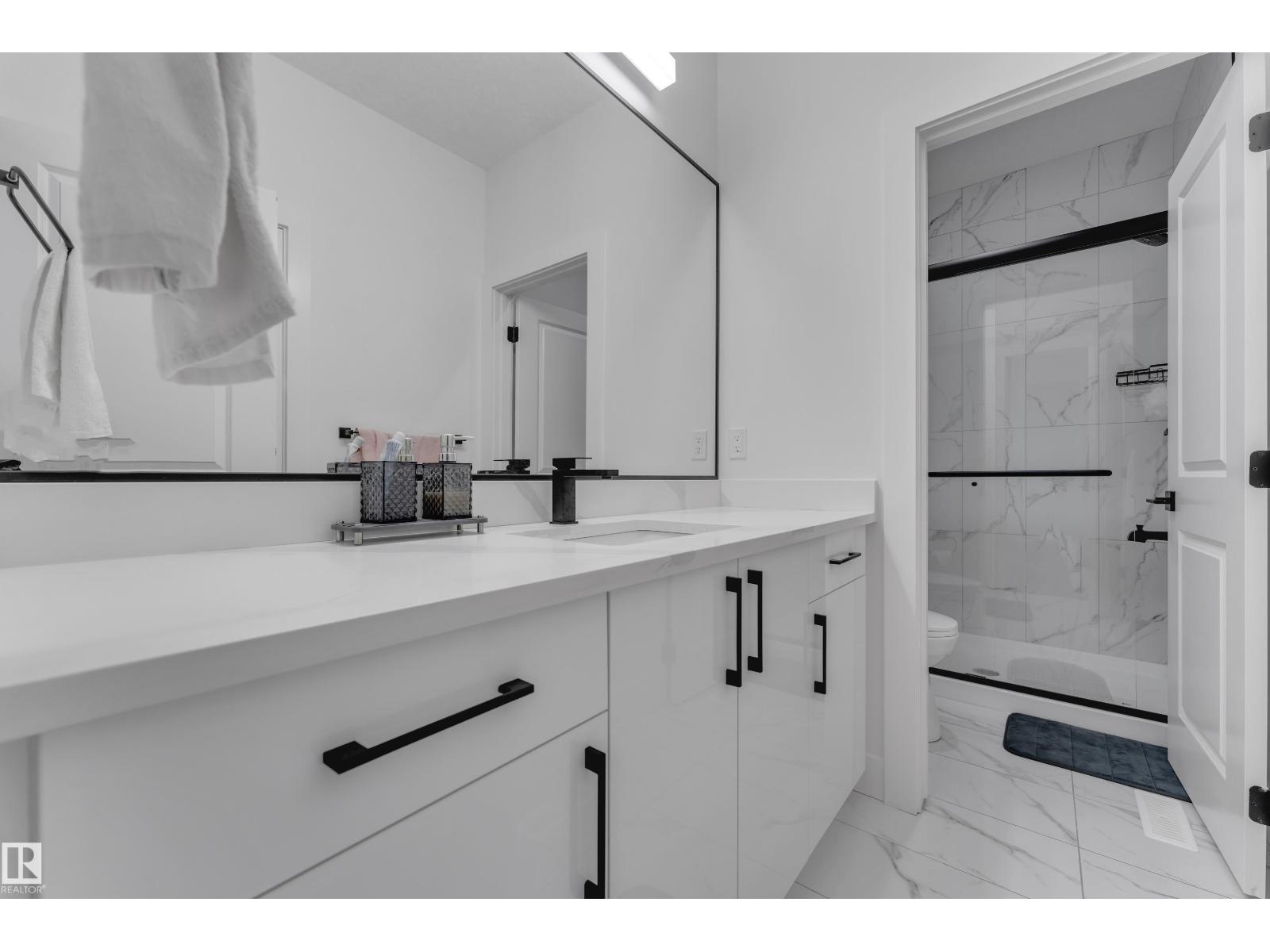 6502 42 ave - Image 32