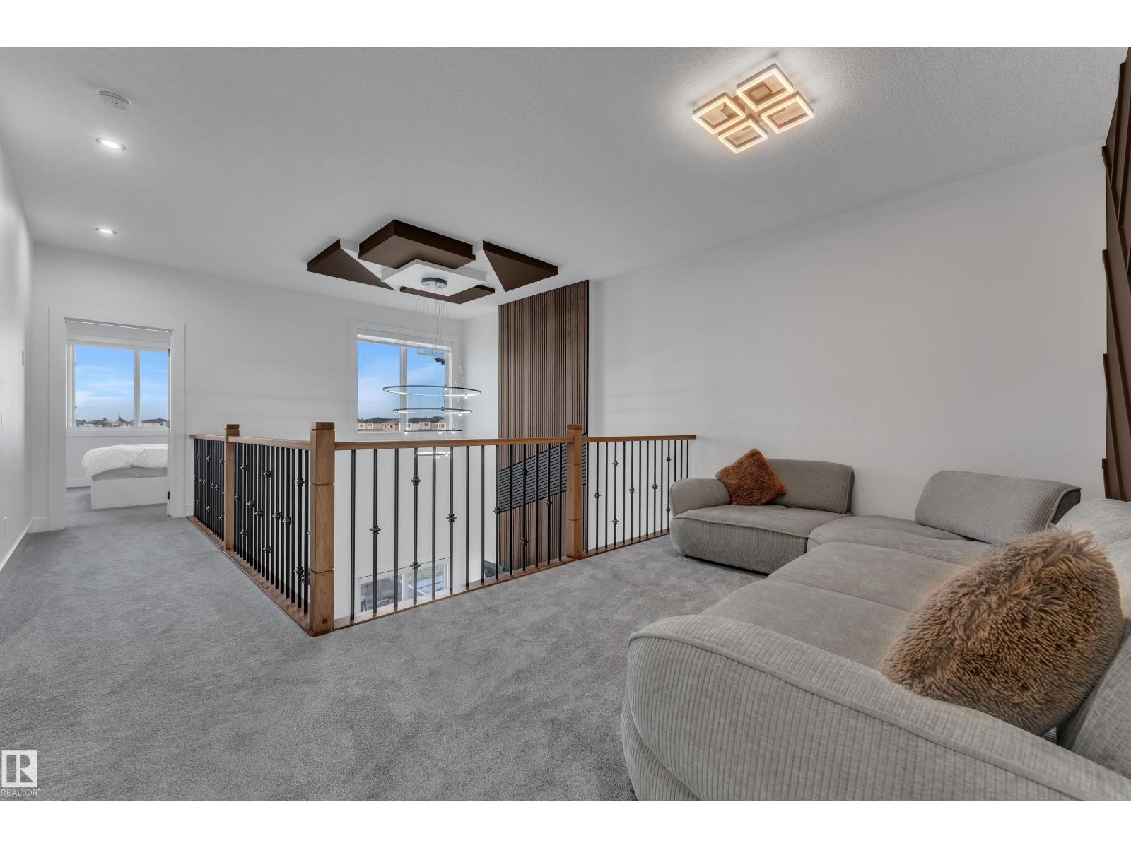 6502 42 ave - 37