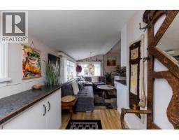 2057 Mahon Avenue, North Vancouver, BC V7M2T6 Photo 12