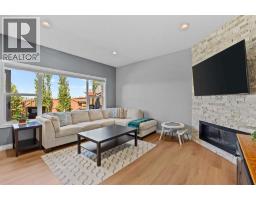 4pc Bathroom - 18 Hidden Creek Manor Nw, Calgary, AB T3A6L7 Photo 10