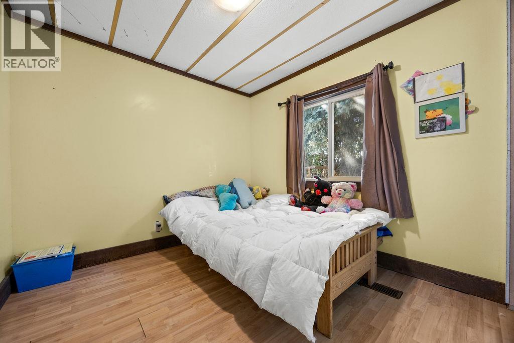 #18 3495 Adair Street - 15