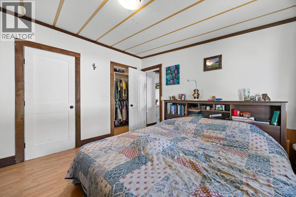 #18 3495 Adair Street - 10