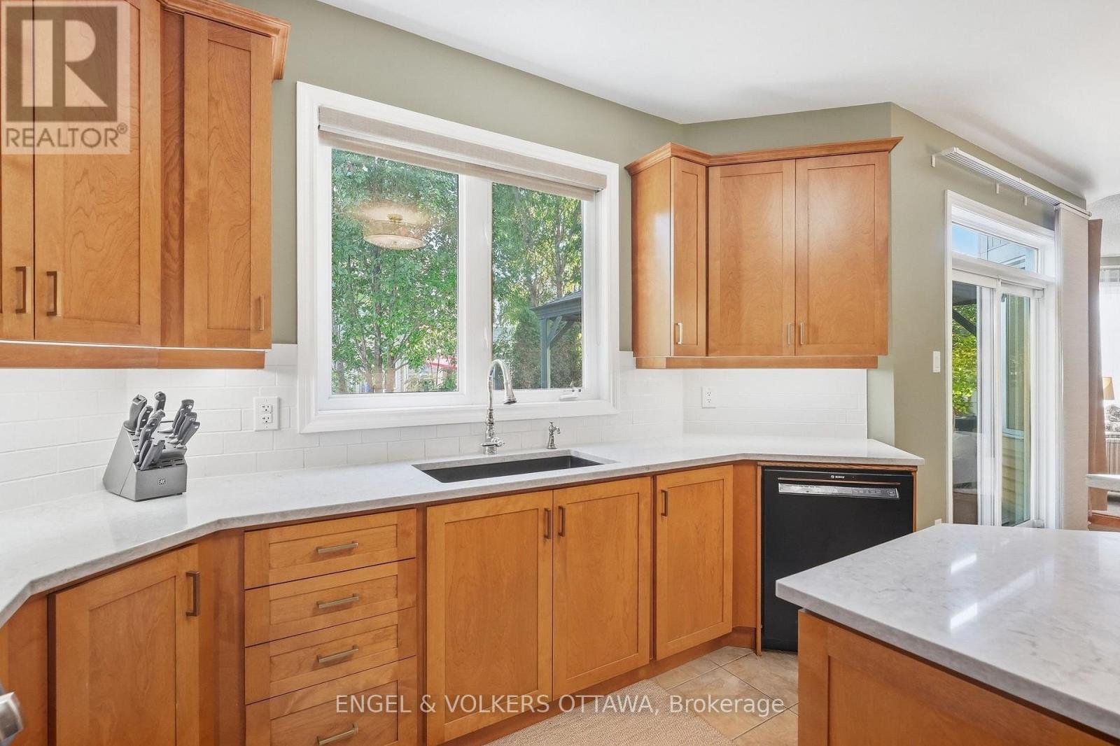 3534 CAMBRIAN ROAD - Image 18
