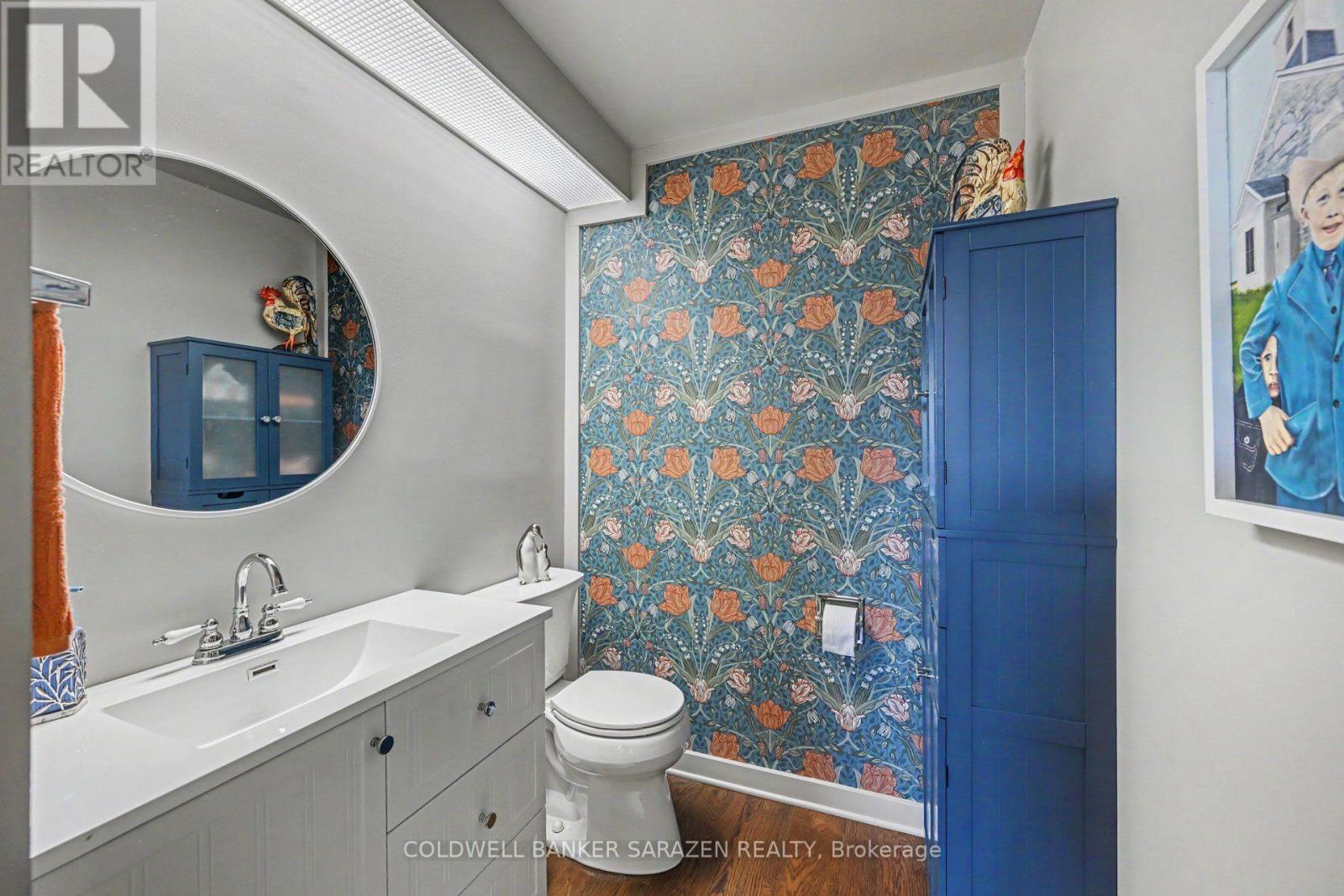#308 124 DANIEL STREET S - 30