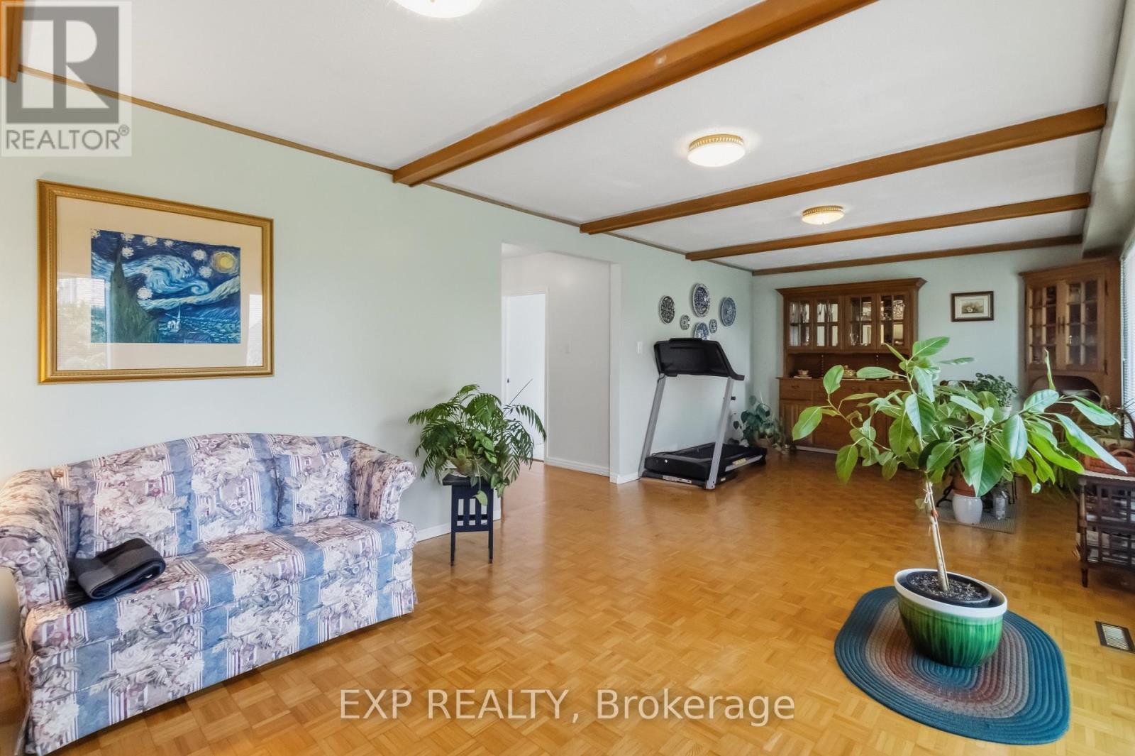152 HILDA AVENUE - 23